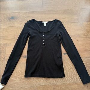 H&M Black Long Sleeve Women's Tee with Button Detail